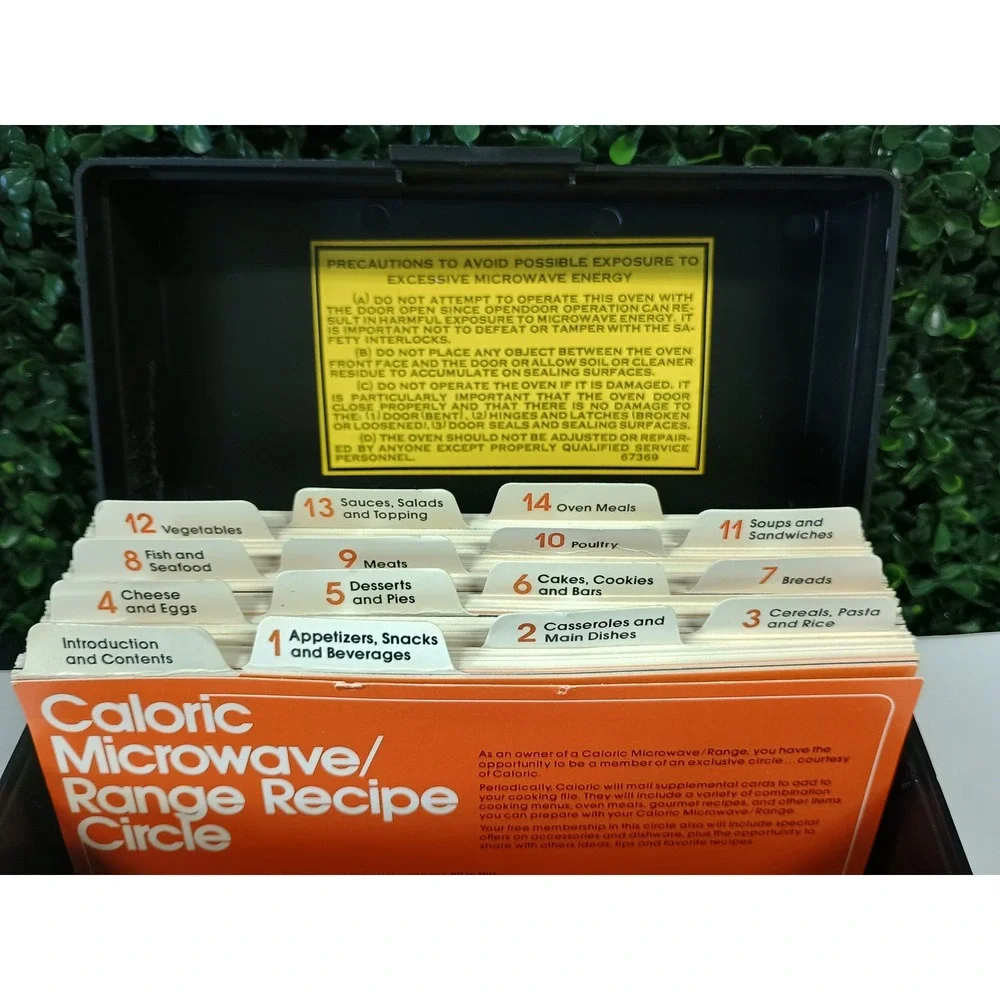 Vintage Caloric Microwave Range Recipe Circle Cards with Black Plastic Box 67803
